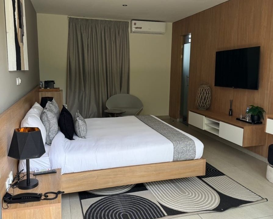 aebdd171-6d4a-4306-992e-acd59fd1f806